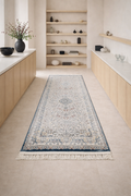 Tapis classique Mashhad « Voile d'Azur » – Bleu élégant et design intemporel
